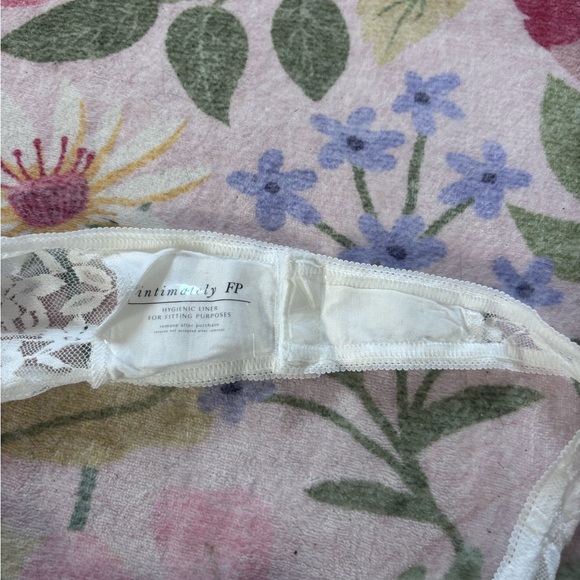 White Lace Bodysuit - Picture 4 of 5